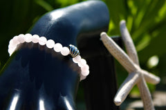 Pulsera de Cuarzo Rosa con Dije de Concha Marina Pulsera de Cuarzo Rosa con Dije de Concha Marina