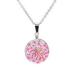 Collar con flores encapsuladas en cristal