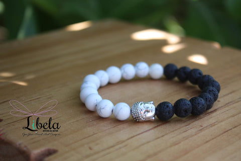 Pulsera Piedras Volcanicas y Howlita Blanca con Dije de Buda Libela